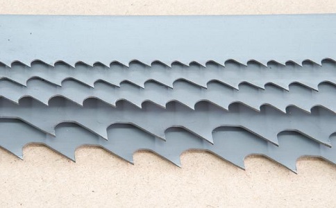 静海带锯床上的钢丝刷，对于带锯条的重要性